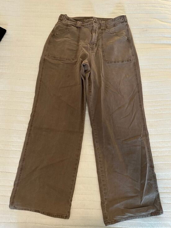 American Eagle Outfitters Pants - American Eagle 14 Stovepipe Wide Leg Cargos